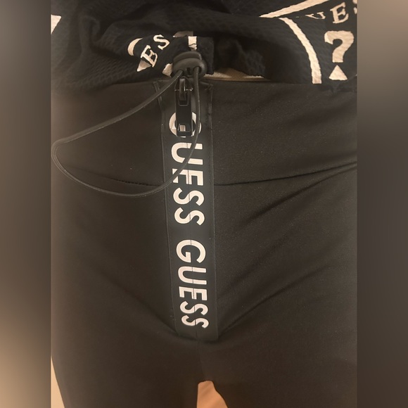 Guess Outfit: 2 PIECE:Top & Leggings - Picture 5 of 16